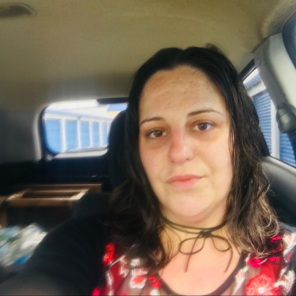 Meet your Posher, Danielle - Picture 4 of 16